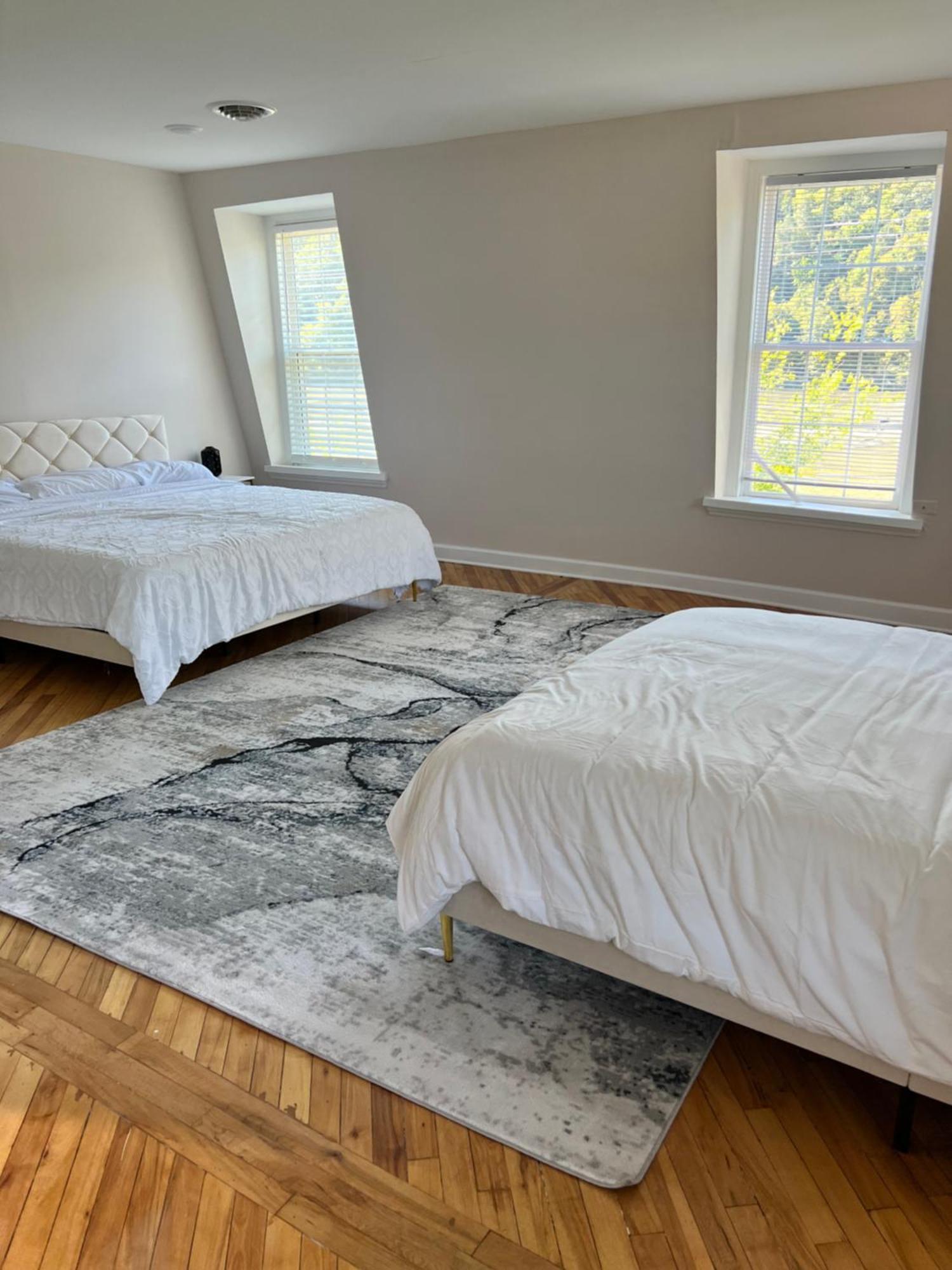 The Washington Inn Galax Room photo