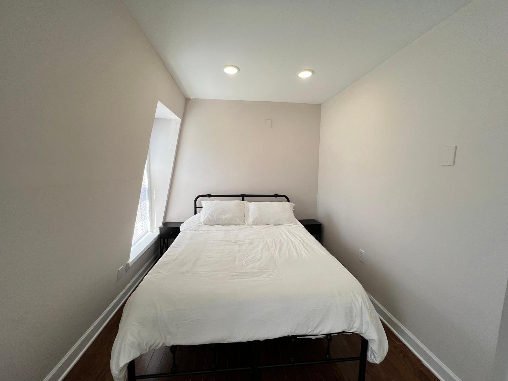The Washington Inn Galax Room photo