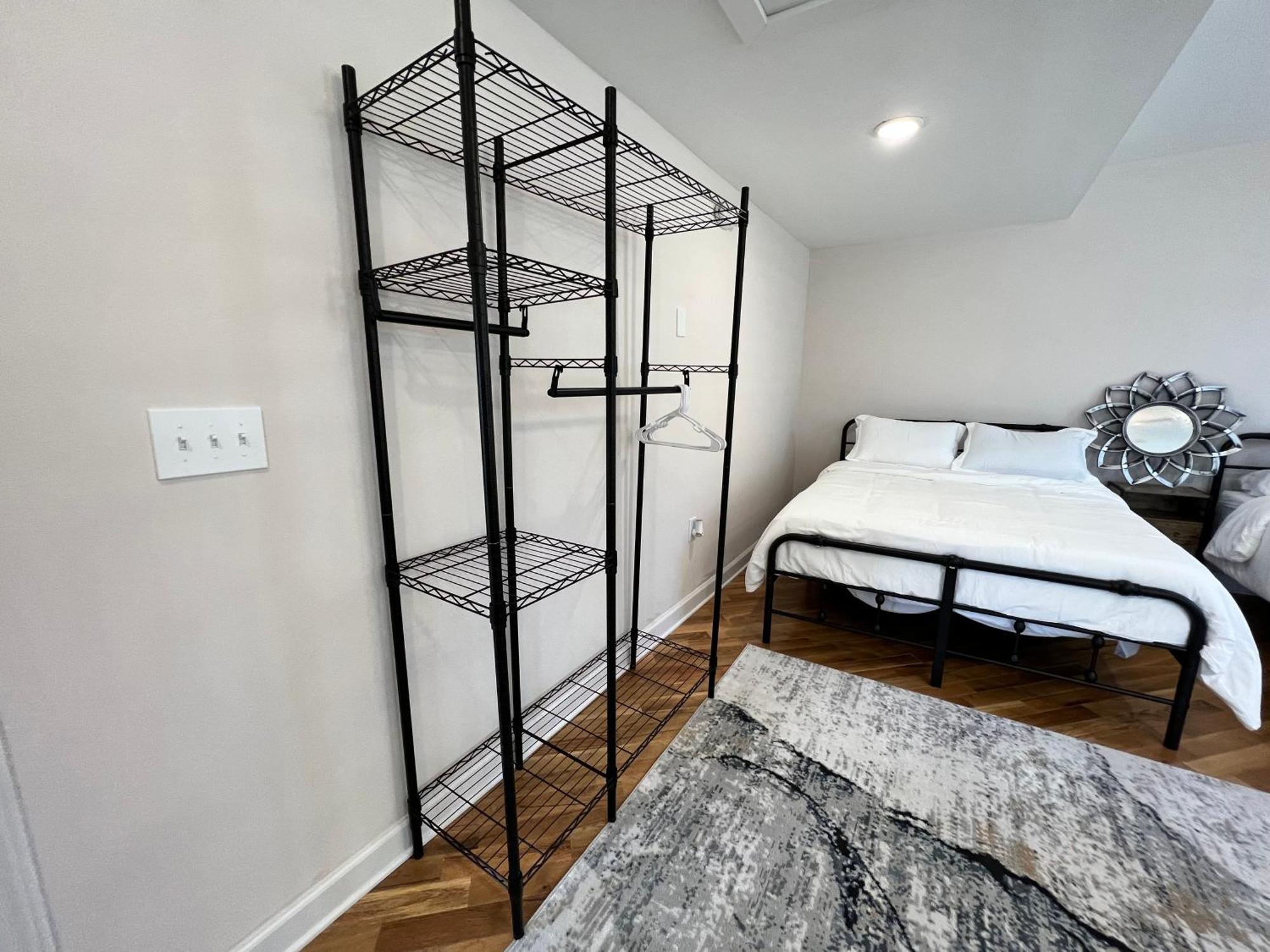 The Washington Inn Galax Room photo